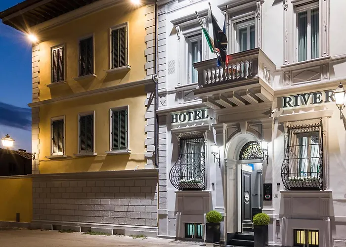 Lhp Hotel River & Spa